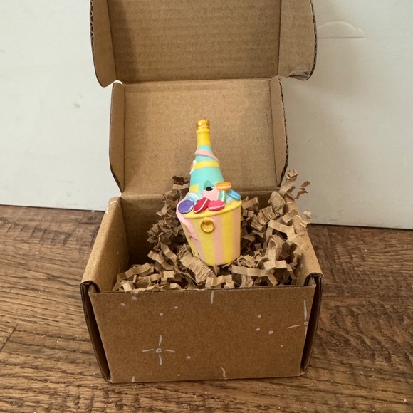 NIB Glitterville Birthday Cake Topper Candle Holder 2" Fizz & Bubbles Champagne - Picture 3 of 6